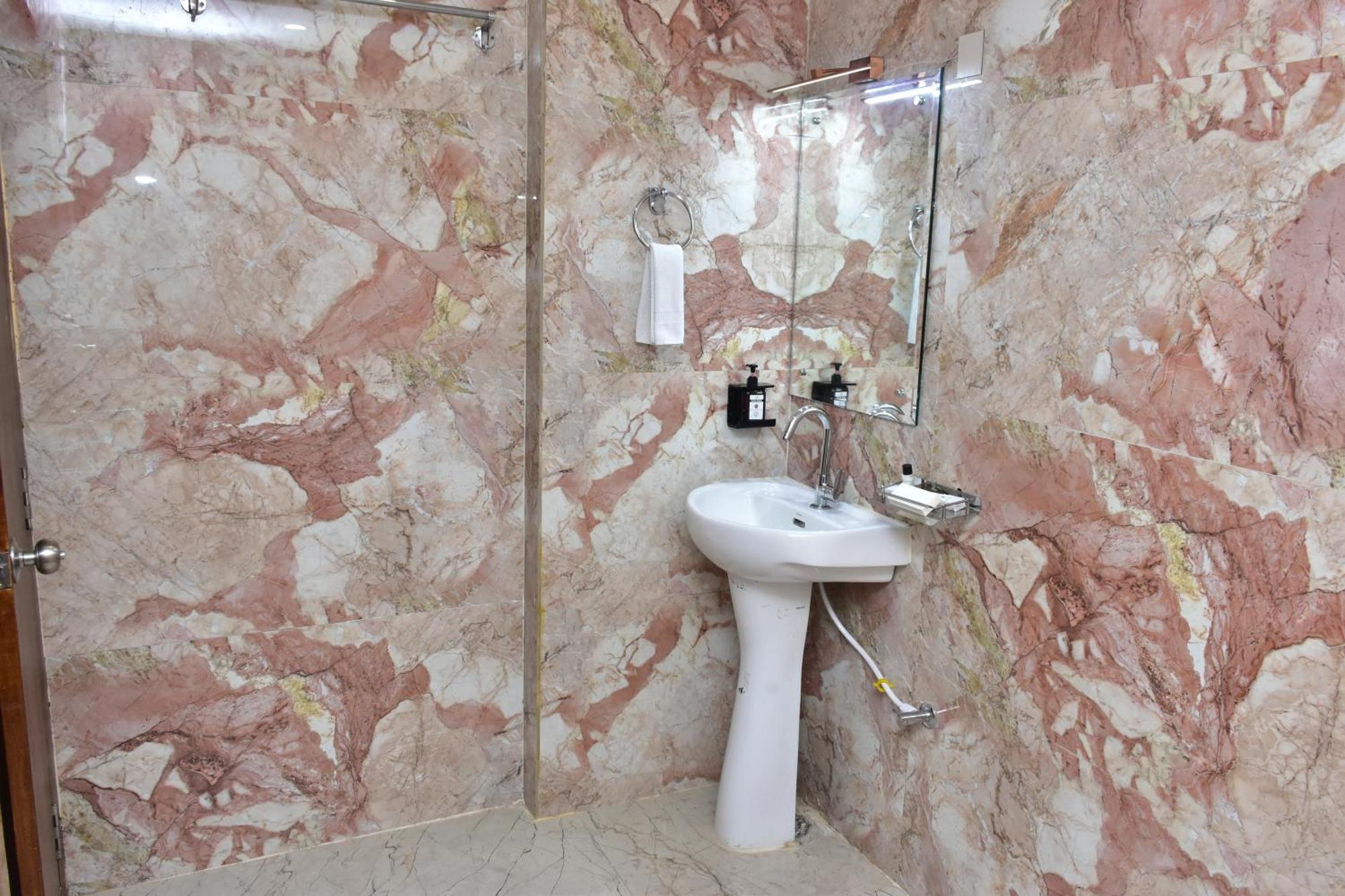 Hotel Jsr Ganga فاراناسي المظهر الخارجي الصورة